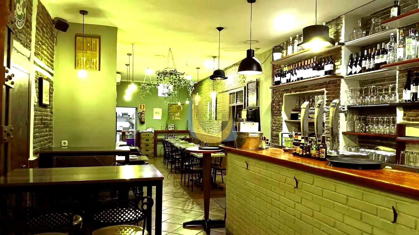 Commercial for sale in Madrid, Spain