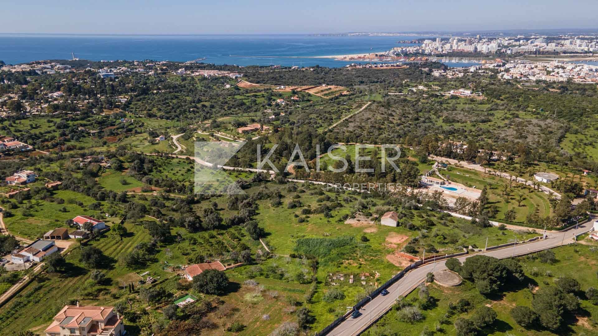 Fabulous building plot for rural tourism complex near Ferragudo