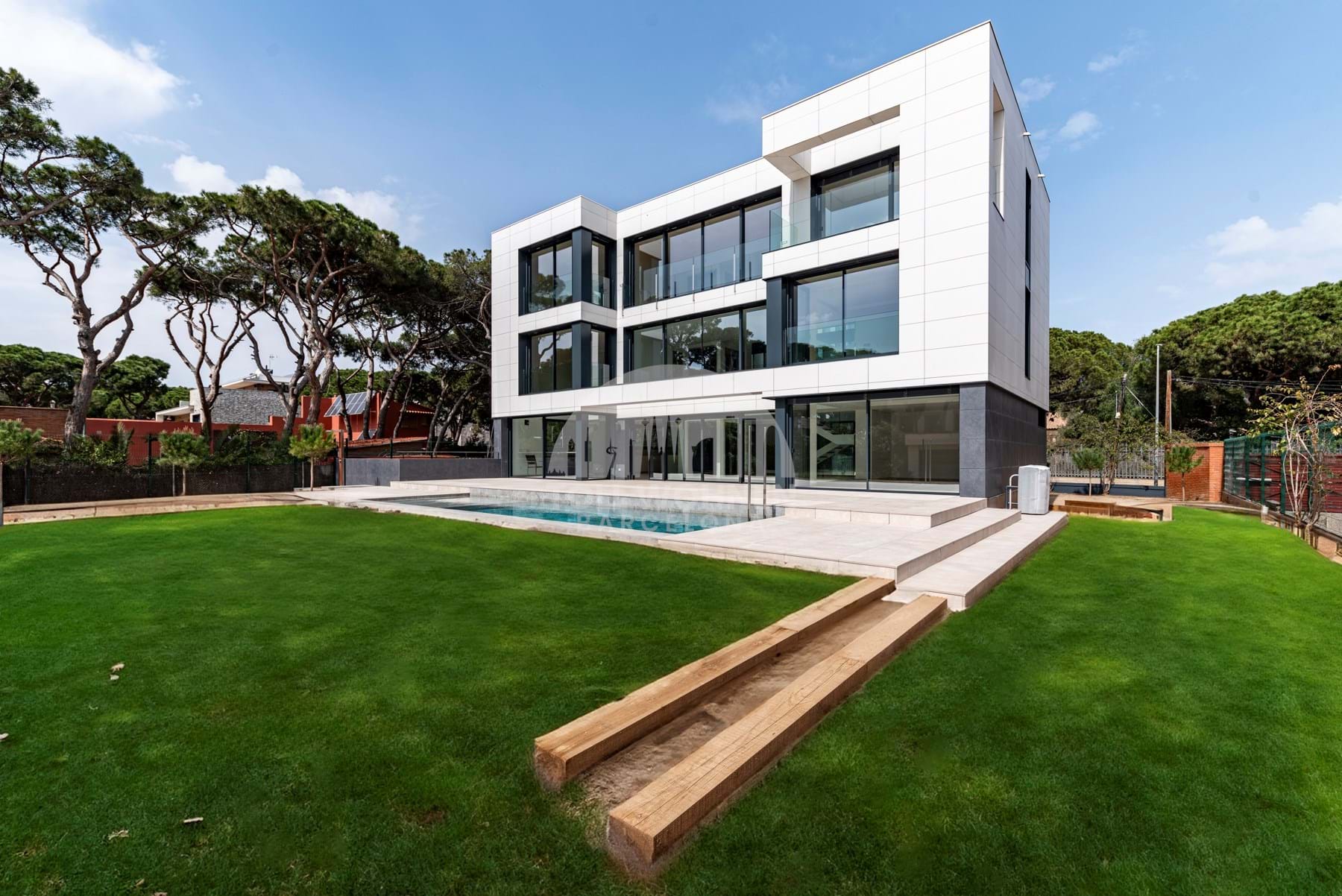 Brand New Property: Stunning Futuristic Home in Gavà Mar, Gavà, Barcelona.