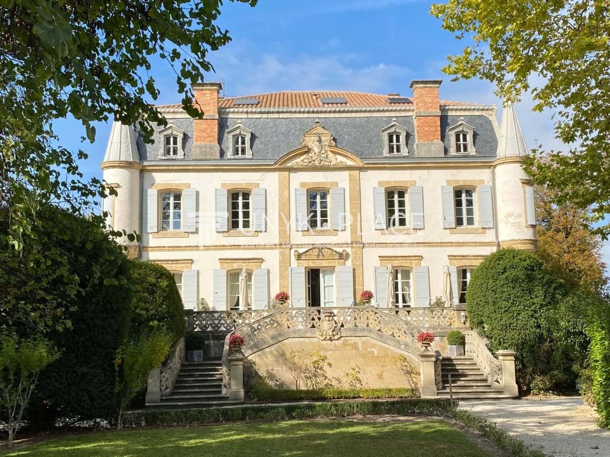Château Apartment Near Aix-en-Provence