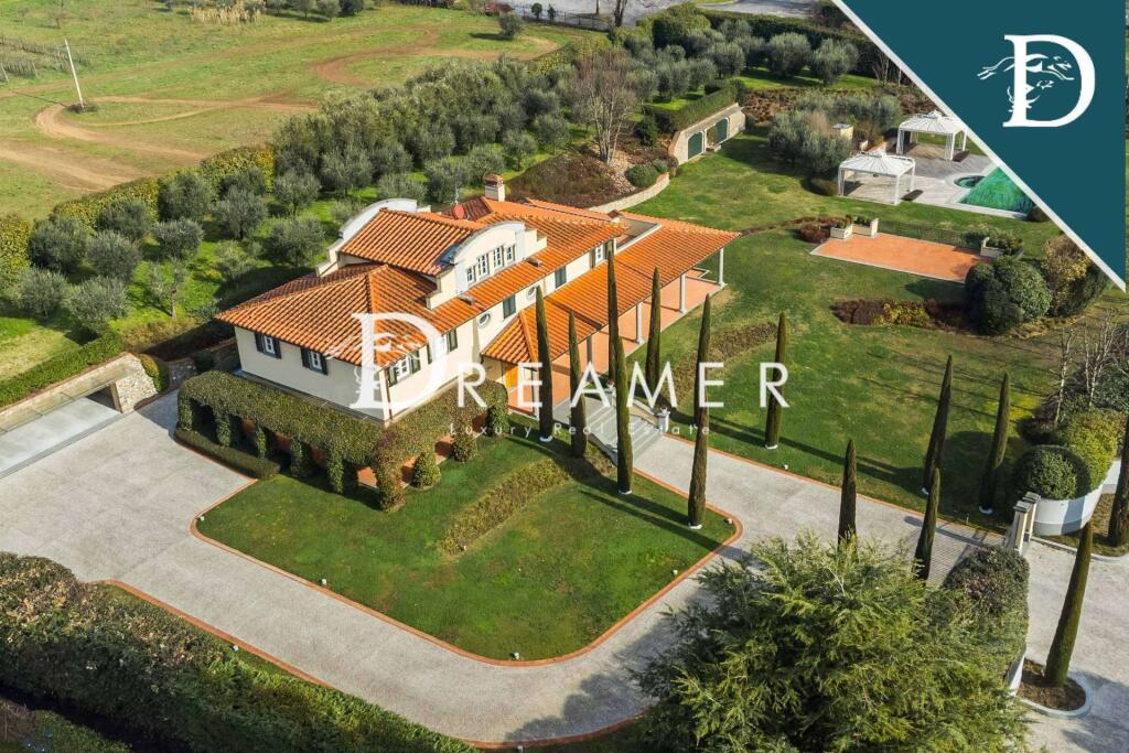 5 bedroom villa for sale in Tuscany, Lucca, Capannori, Italy [Anonymoused]