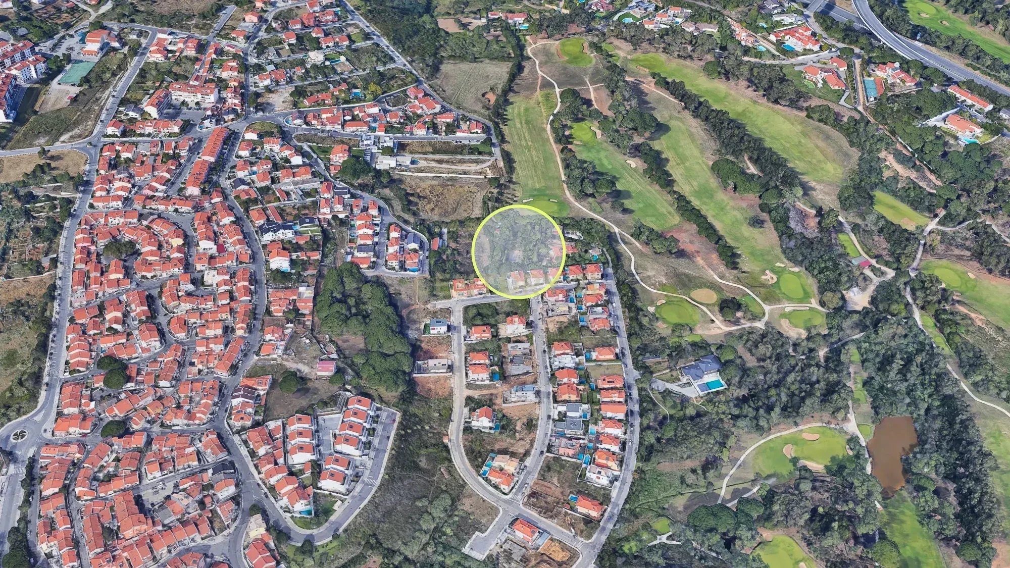 2,500m² Plot in Estoril