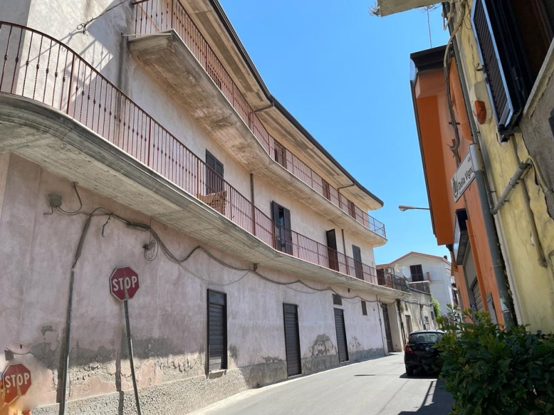 Building for sale, campania caserta (Maddaloni, Italy)