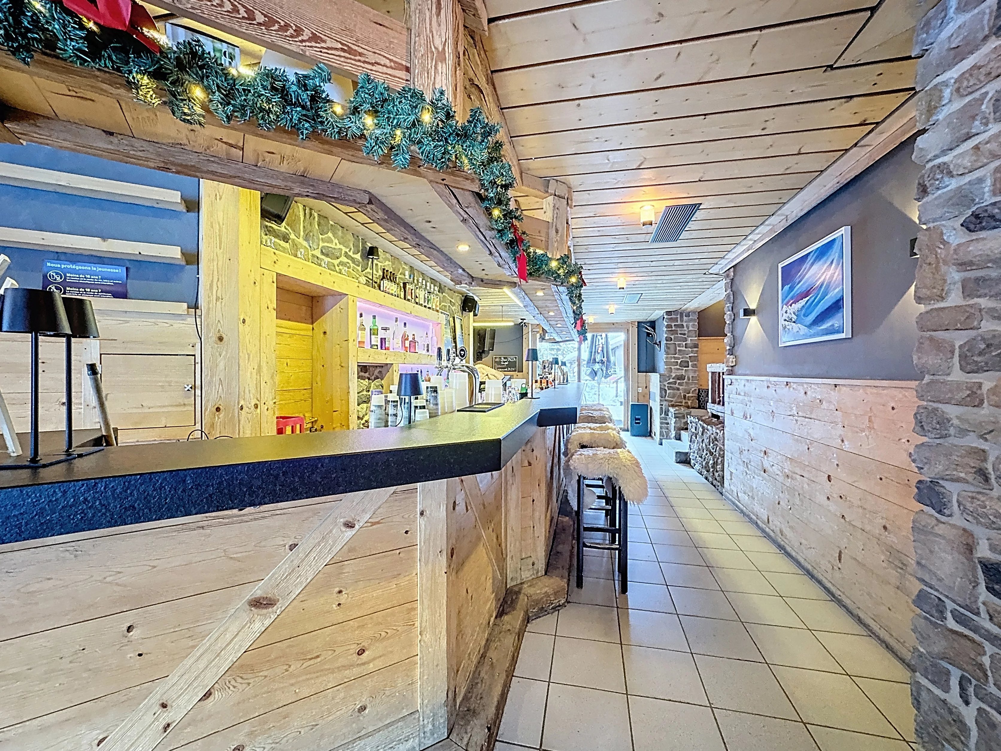 Café-bar / Restaurant – Premium location in Morgin
