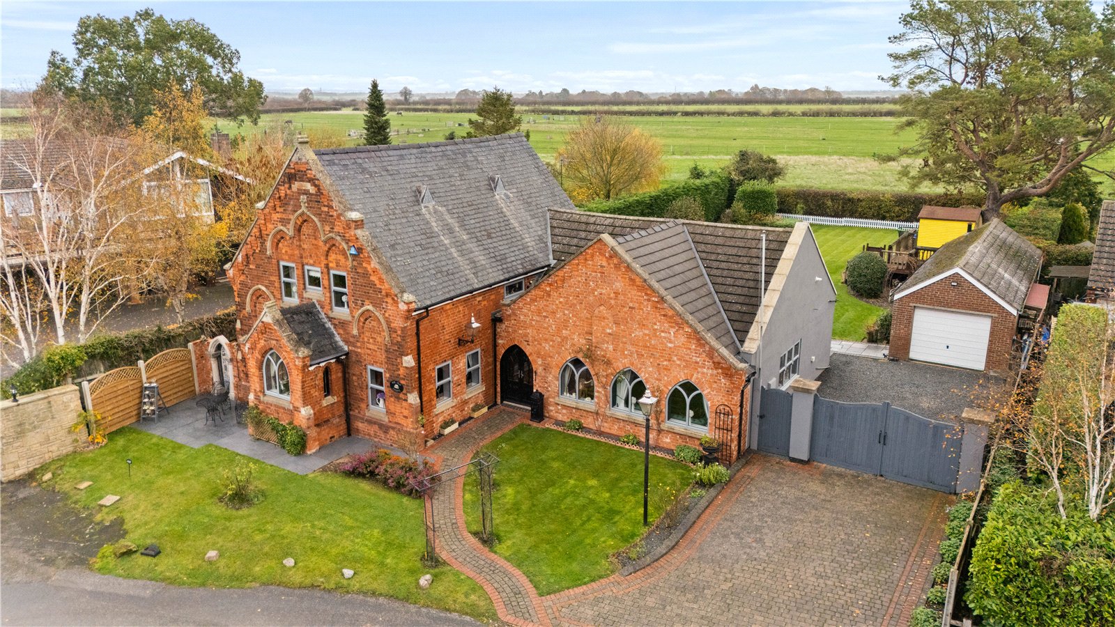 Detached House: for sale in Irby Grimsby