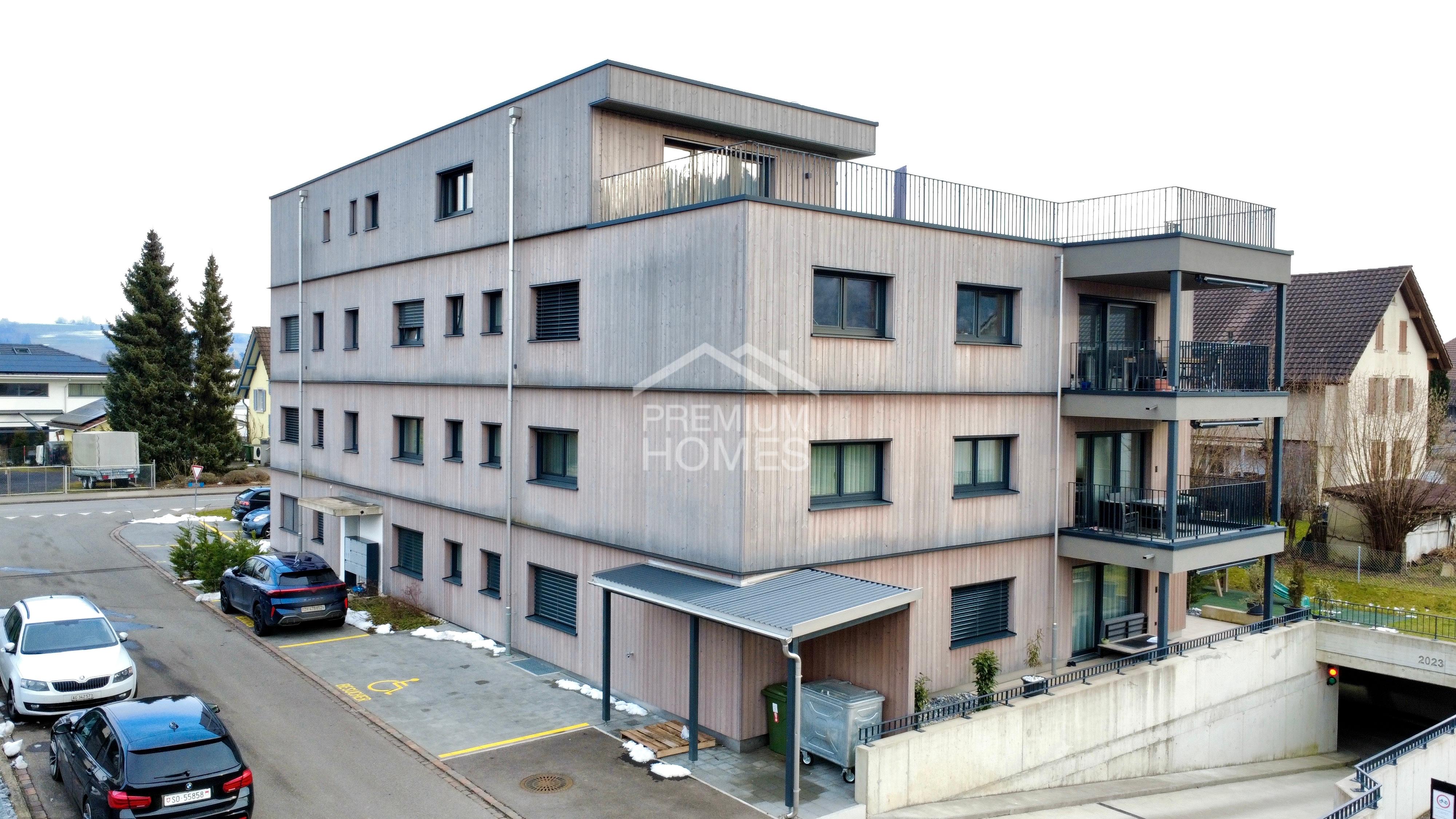 Exclusive apartment with dream kitchen, balcony & top connections