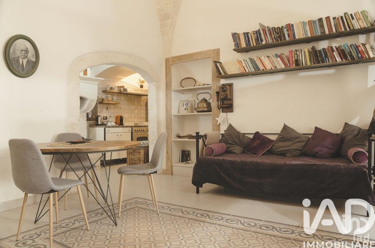 Building for sale, Via tarantini (Cisternino, Italy)