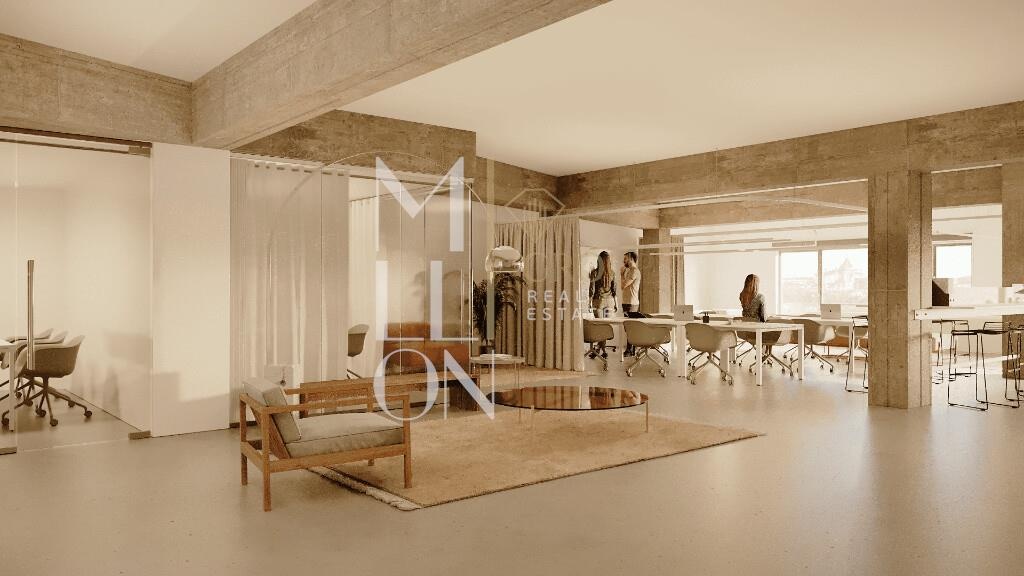 Investment Opportunity in the Historic Center of Braga 8 Units in the Shopping Santa Cruz Building