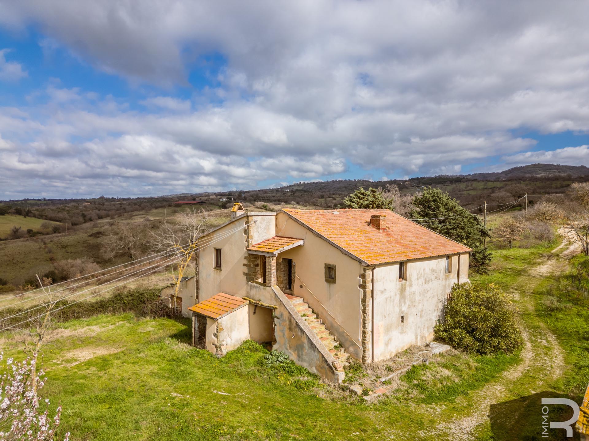 Farmhouse in a dream panoramic position