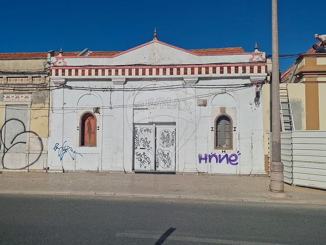 Building for sale in Setúbal, Portugal