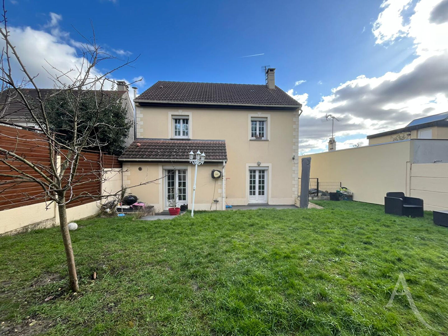 Home for sale in Montreuil, France