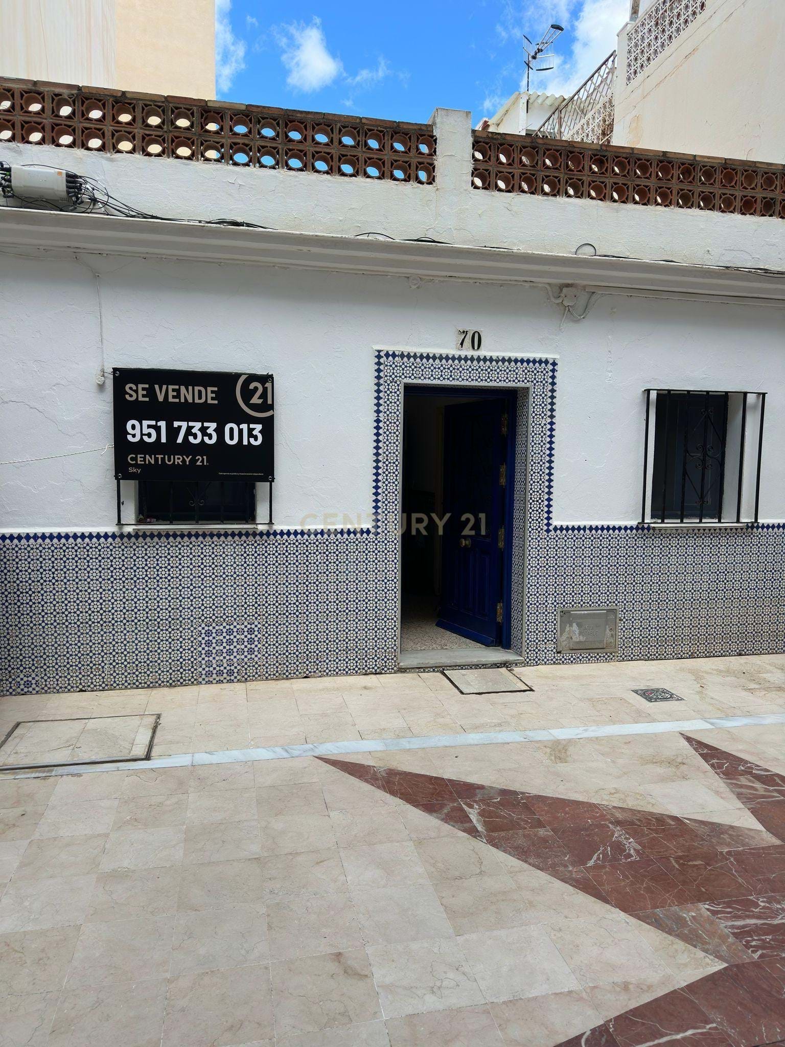 Investment Opportunity in La Carihuela – Just 50 Meters from the Sea