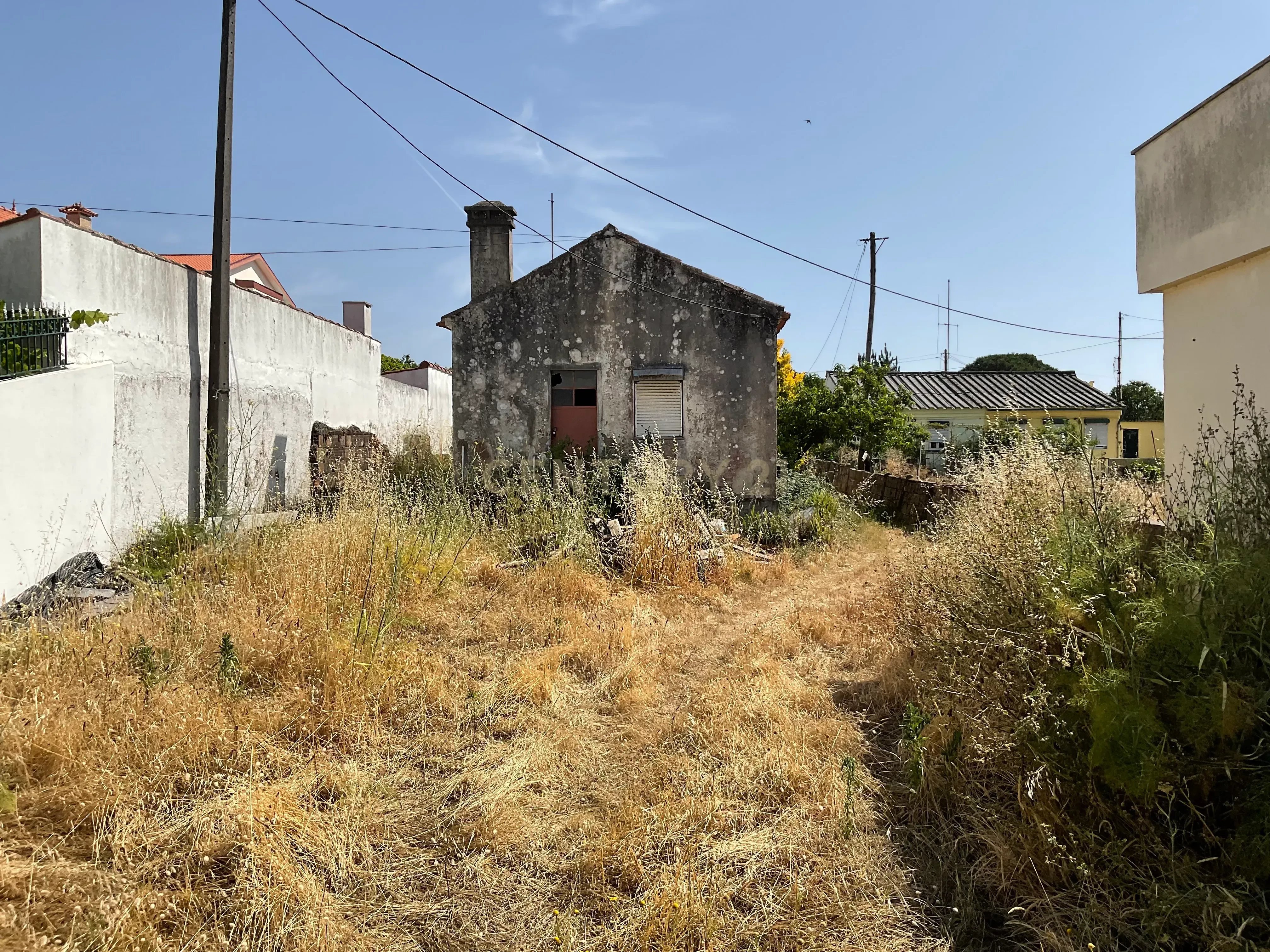 Spacious 12-Room Property in Viana do Castelo - Great Potential!