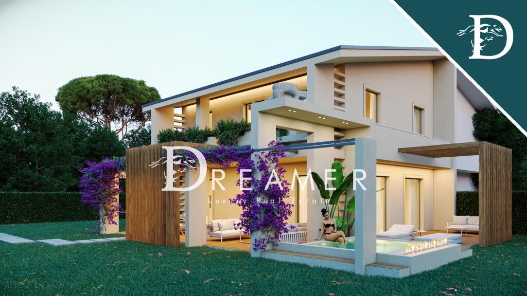 4 bedroom terraced house for sale in Tuscany, Lucca, Forte Dei Marmi, Italy [Anonymoused]