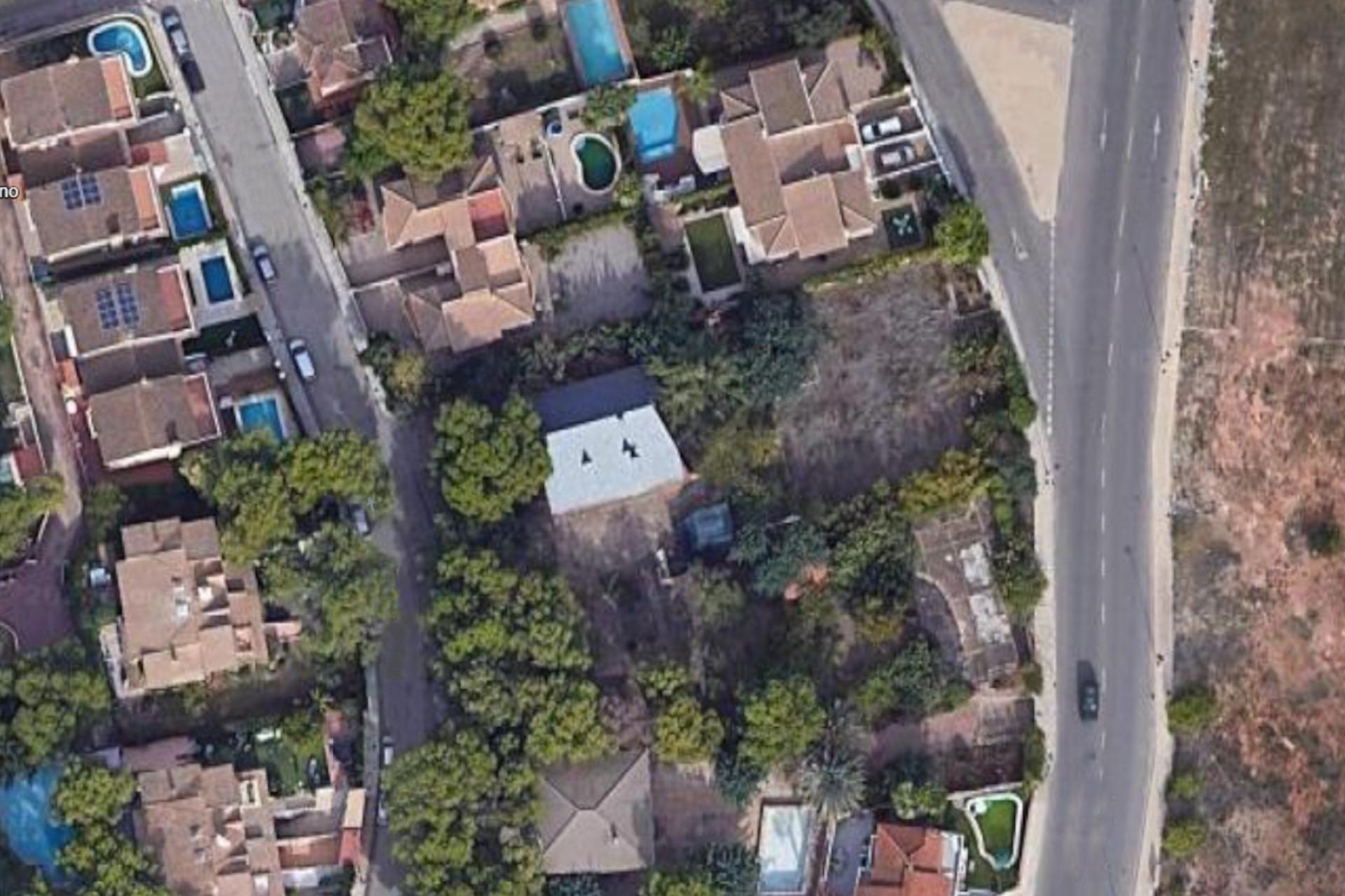 URBAN PLOT FOR DETACHED VILLA, POSSIBILITY OF ADDITIONAL PLOT