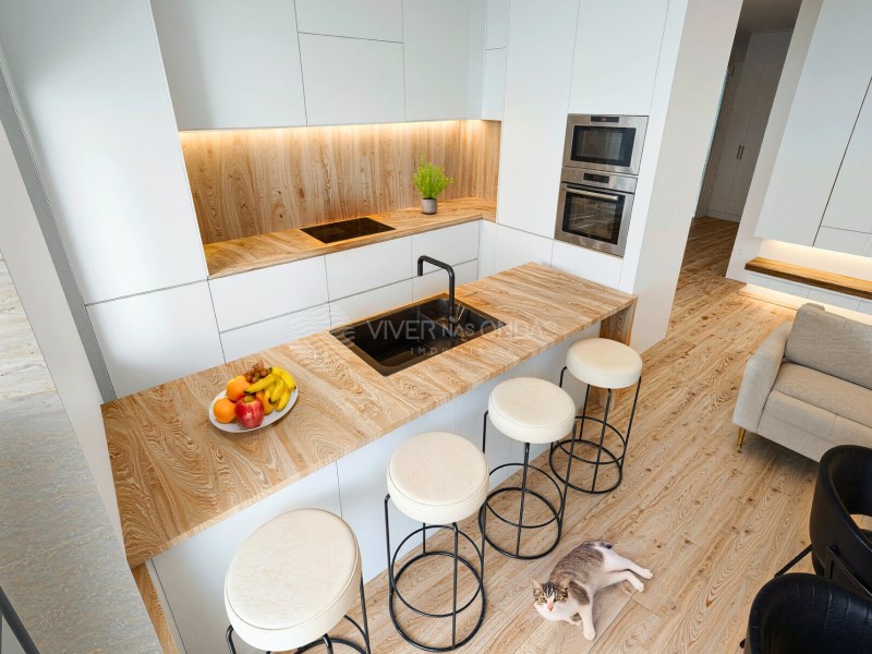 2 Bedroom Apartment with Private Balconies and Parking in Pinhal do General, Fernão Ferro