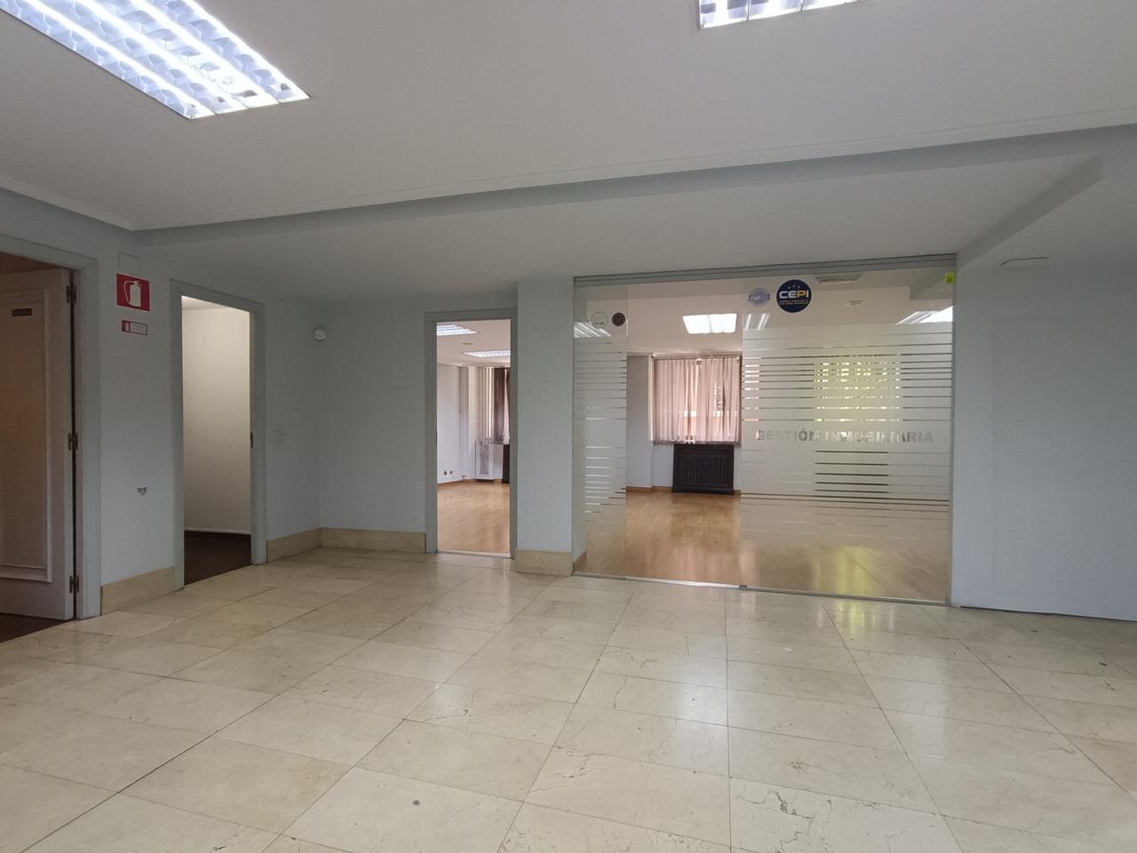 Building for sale in Oviedo, Spain