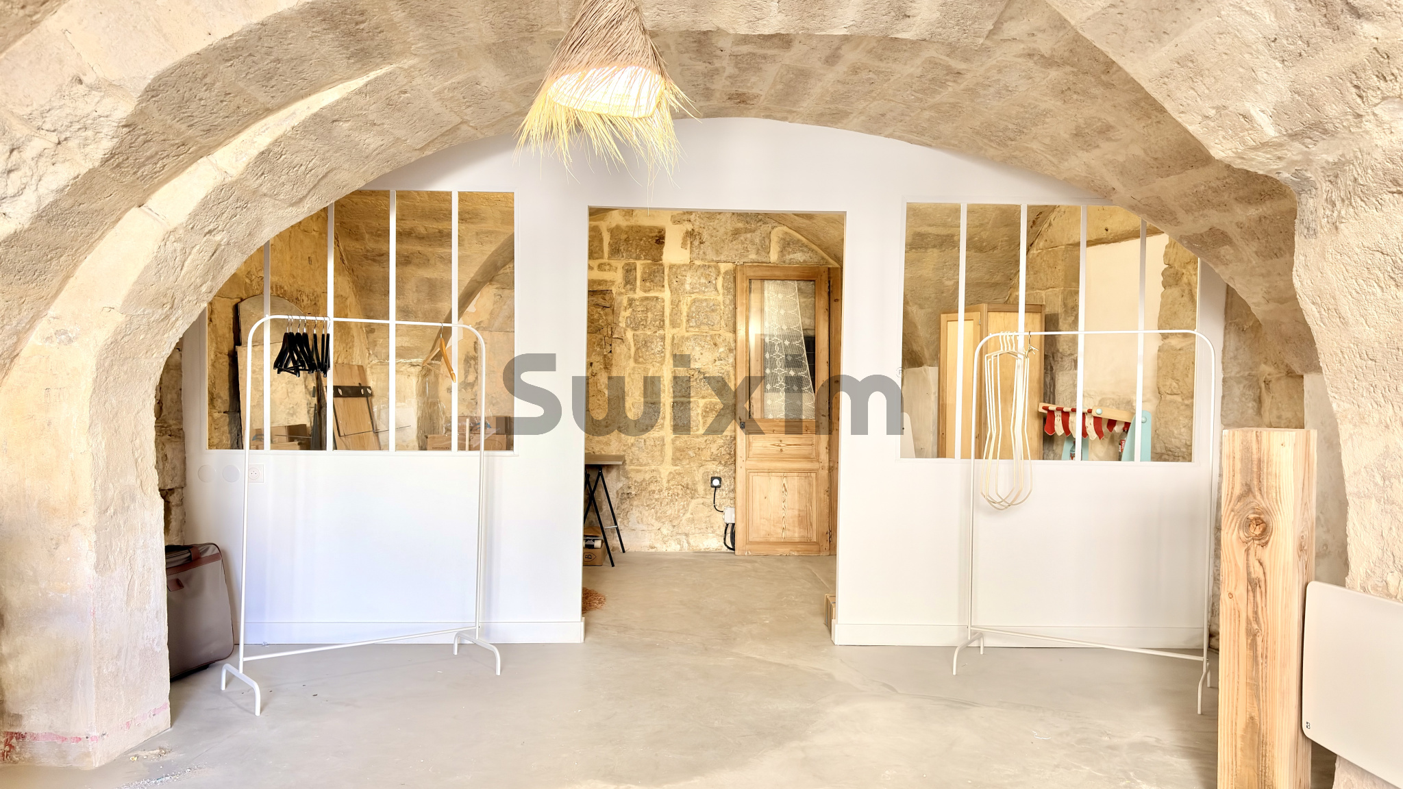 Uzès Centre - Exceptional renovated commercial premises of 150 m2