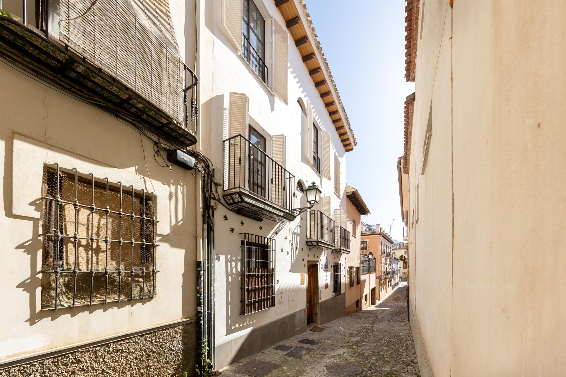 ️ TOURIST APARTMENT BUILDING IN OPERATION AT THE FOOT OF THE ALHAMBRA · GRANADA