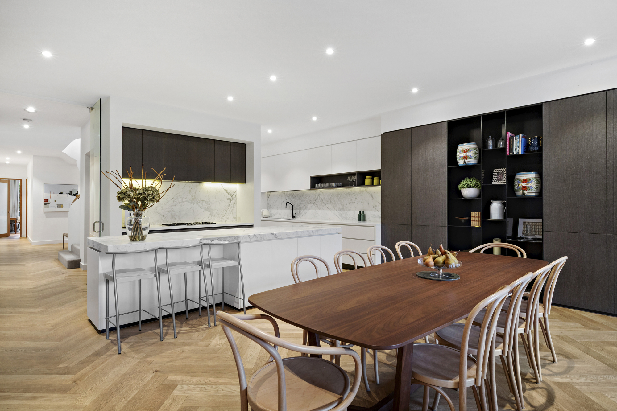 Architectural Brilliance and Lift-Connected Luxury in Blue-Chip Kooyong