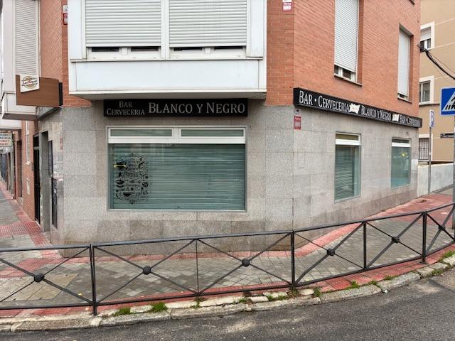 COMMERCIAL PREMISES FOR SALE IN CL JUAN TORNERO Nº 47 - Madrid