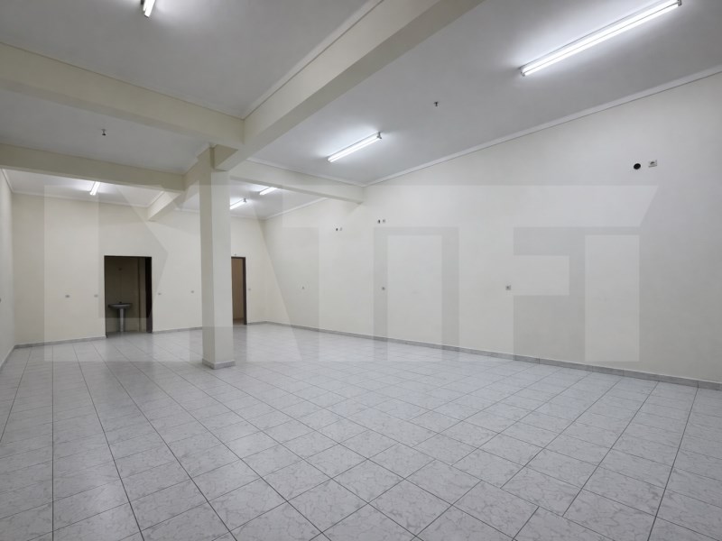 Store with 68m2 with excellent location in São Marcos.