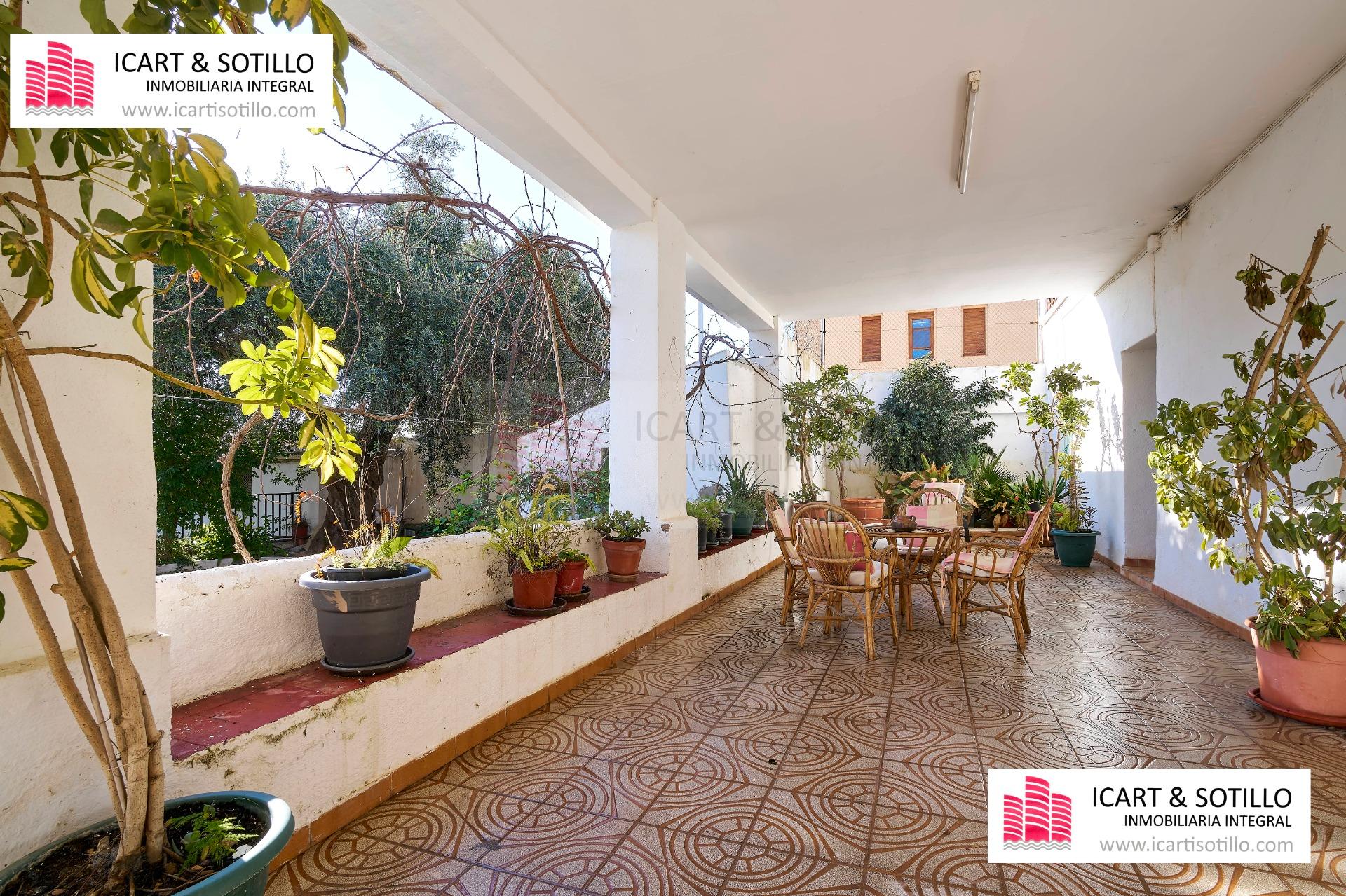 MAGNIFICENT VILLA IN LES CASES D ́ALCANAR