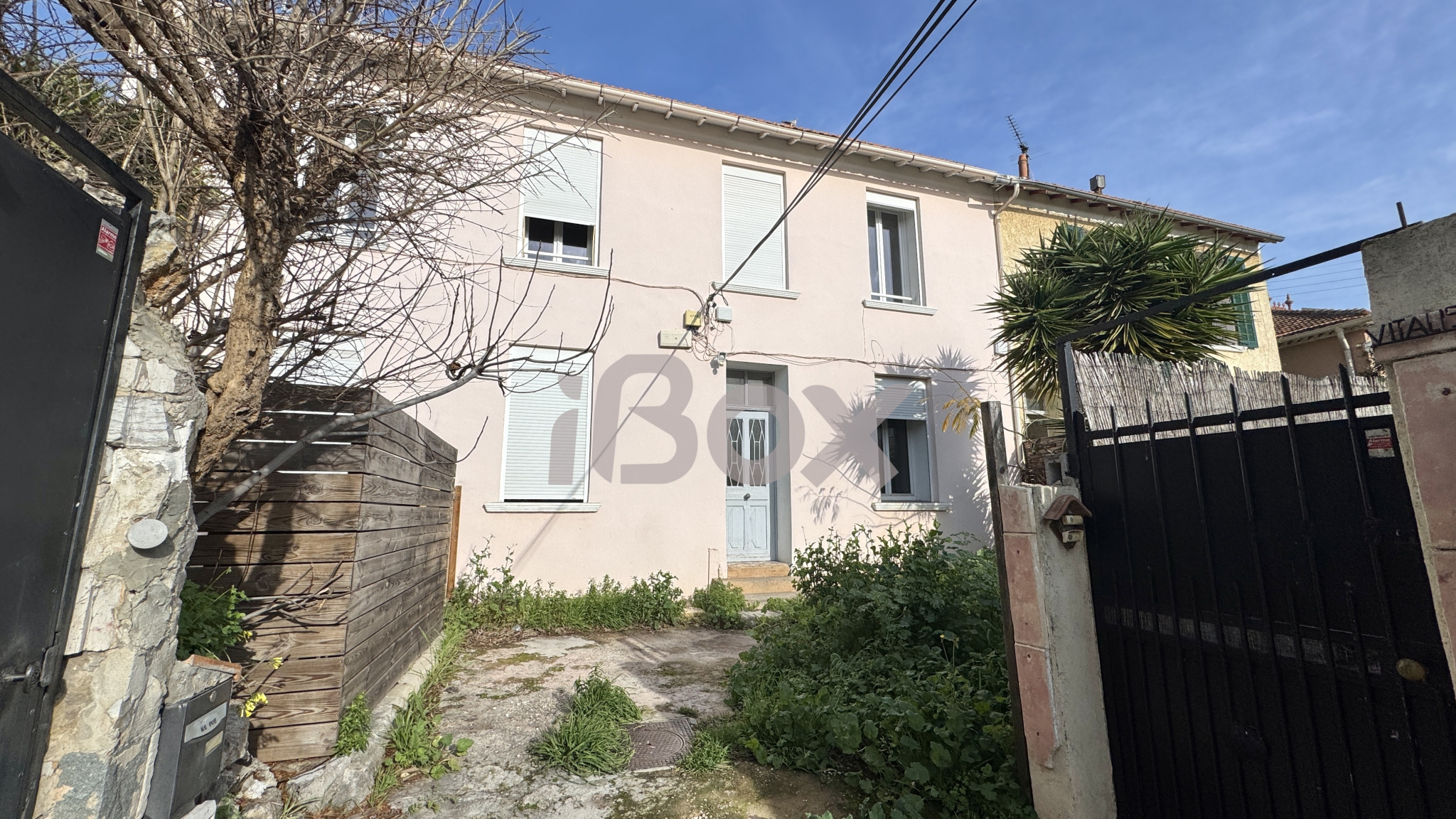 TOULON EST BAS FARON - BUILDING OF 5 APARTMENTS