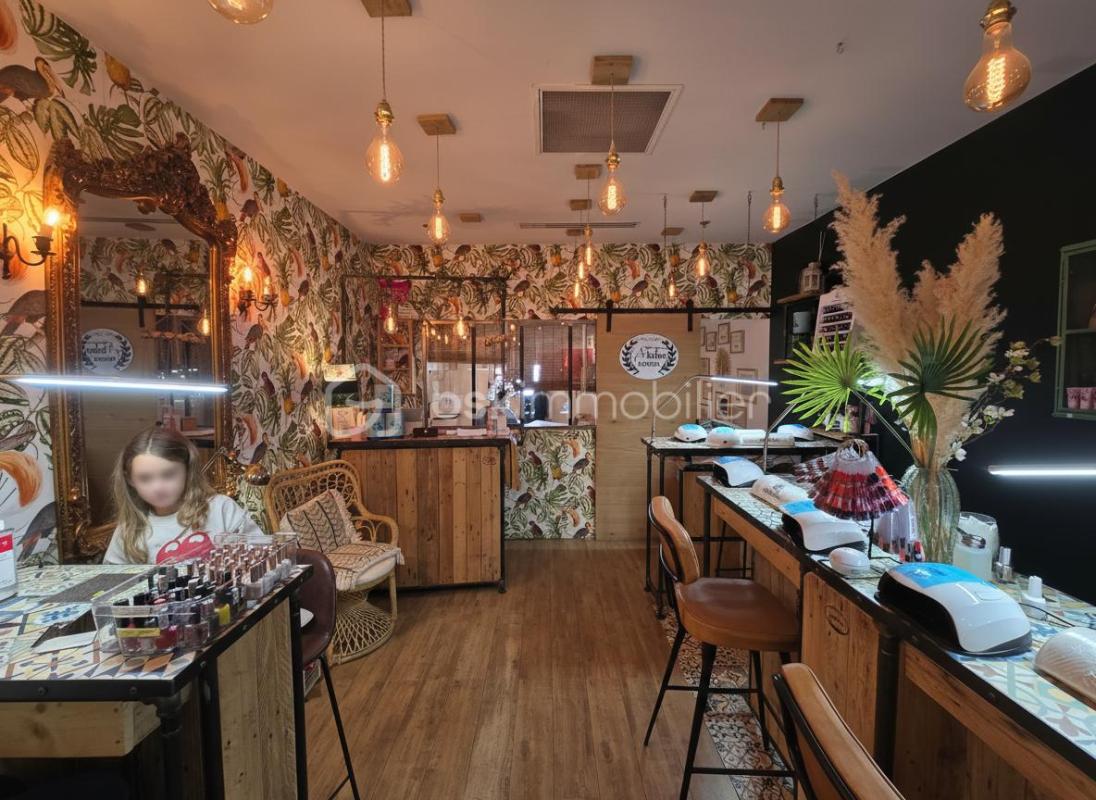 VERY WELL LOCATED COMMERCIAL PREMISES - Surface area dedicated to customers 33 m² – Cap Sud Shopping Arcade – AVIGNON