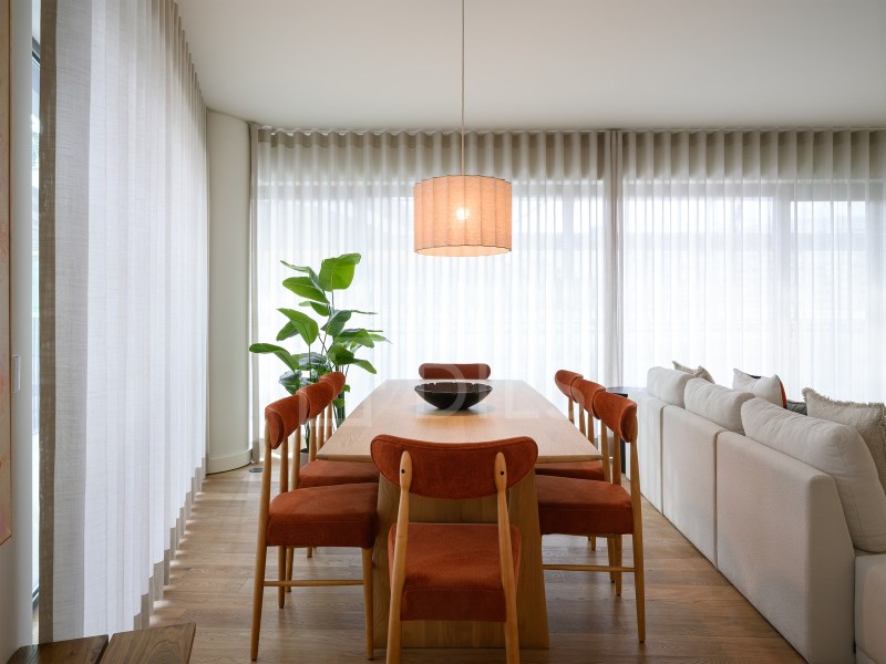 3 bedroom apartment with balcony and parking in Campo Grande