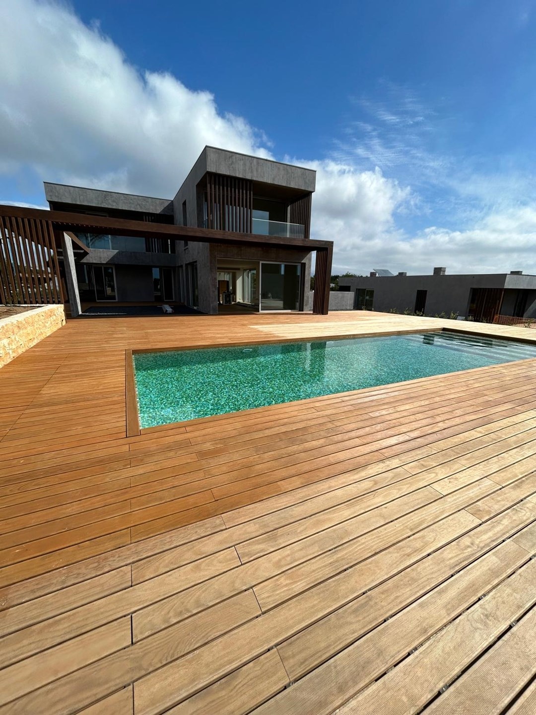 4+1 bedroom villa with private pool, in Quinta da Marinha, Cascais