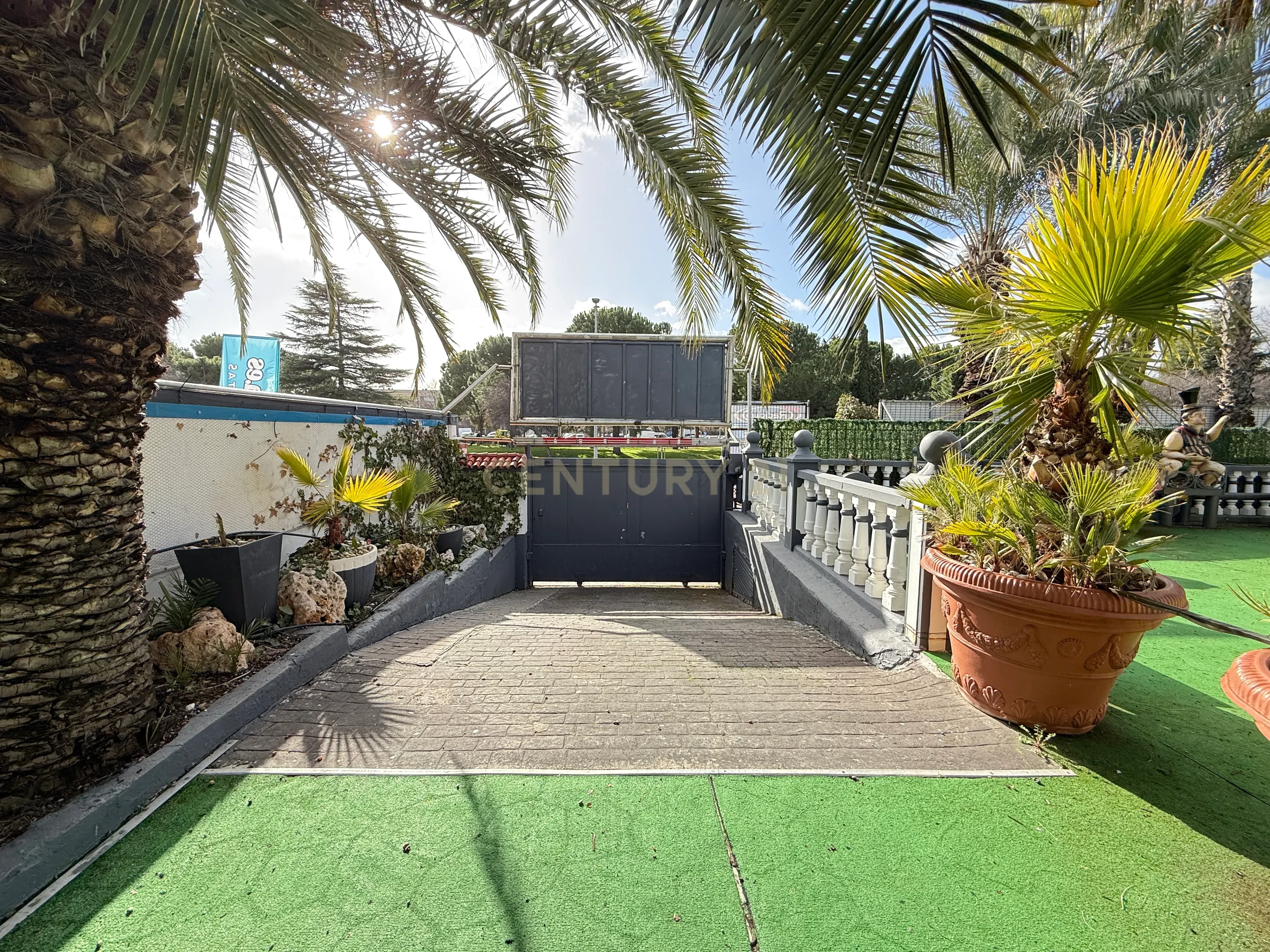 Prime Commercial Building in Alcalá de Henares, Madrid