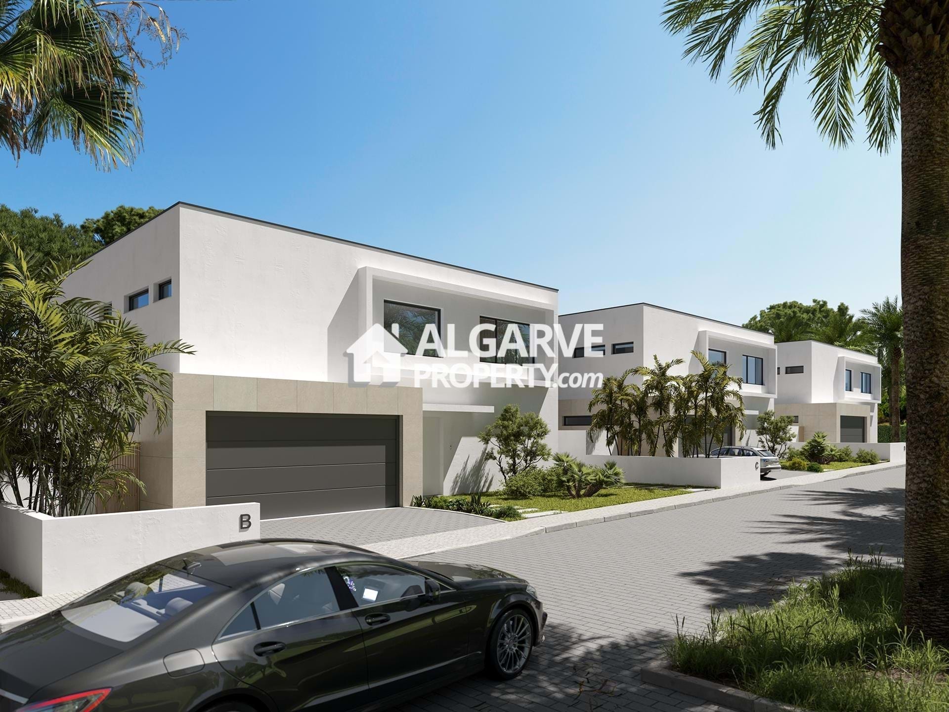 Spacious and modern 4 bedroom villa next to the Golf Course in Vilamoura, Algarve
