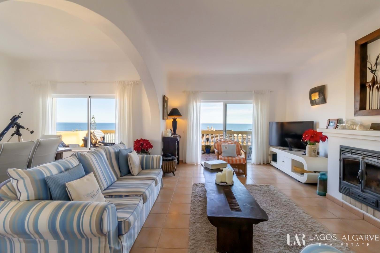 2 Bedroom Villa with Superb Sea Views