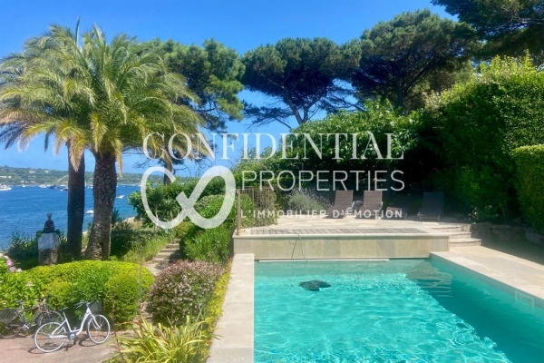 Waterfront villa, close to the centre - 83990 SAINT TROPEZ