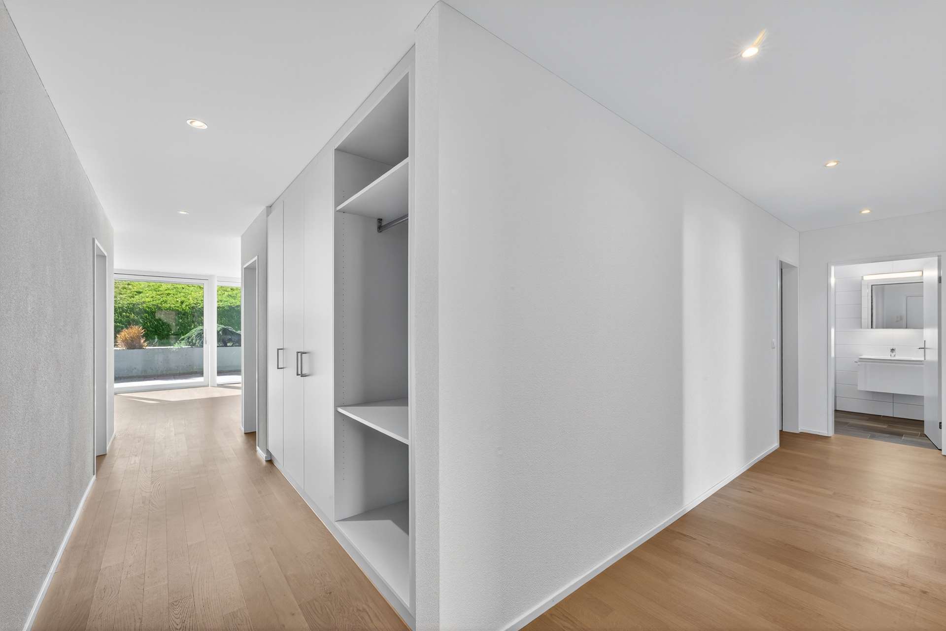 Modern, bright 5.5 room apartment with 35.5 m² terrace