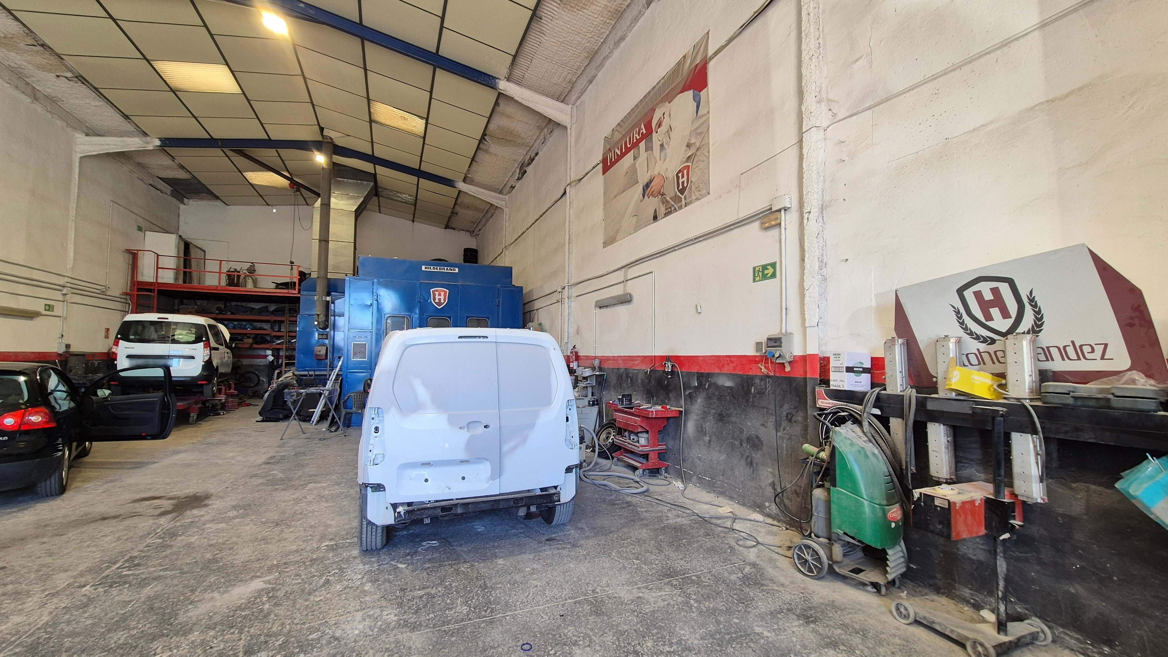 Shop / commercial premises - 300.00 m2