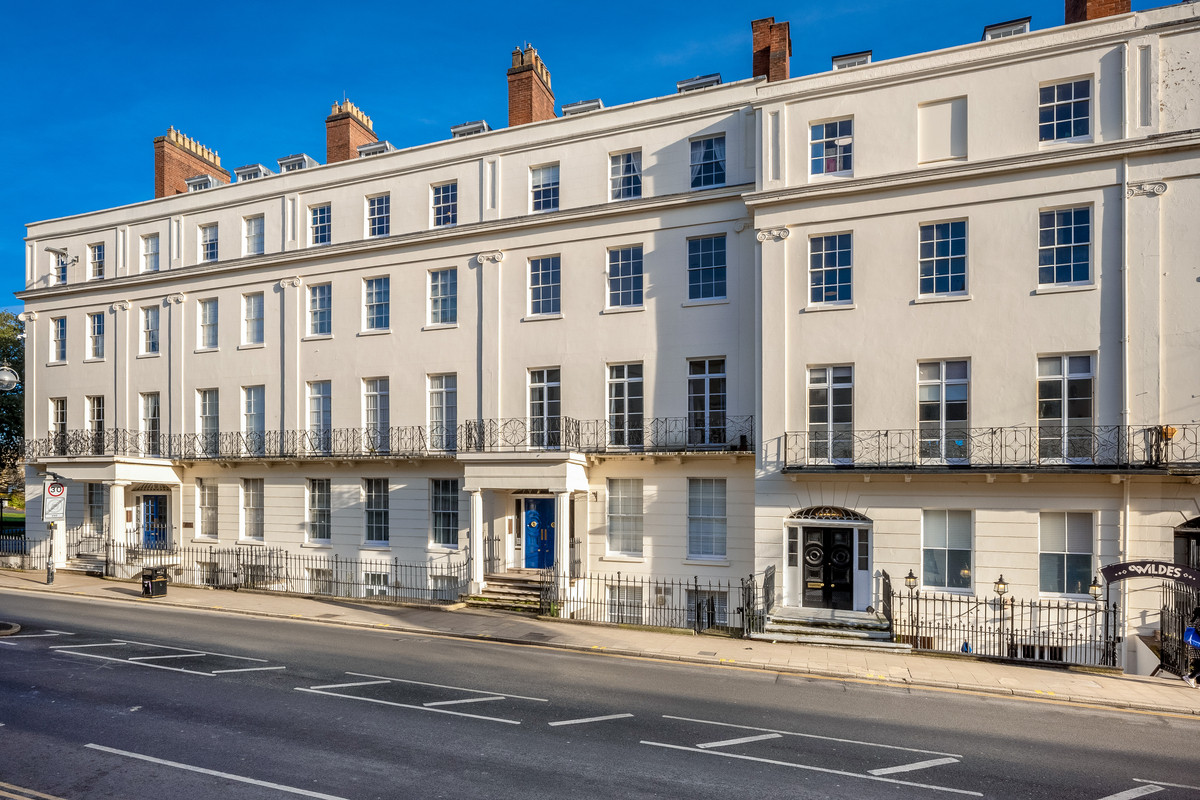 Apartment: for sale in Leamington Spa