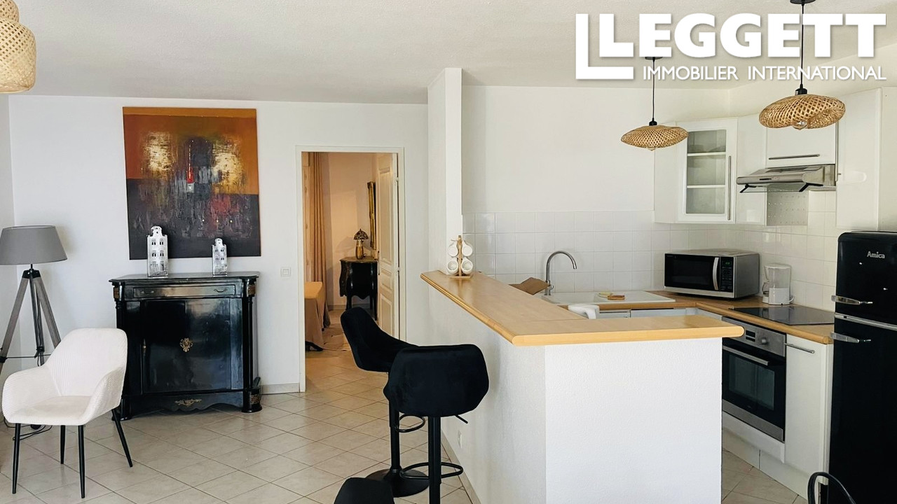 Georgeous 1 bedroom apartment with spacious terrace near Saint Raphaël city center