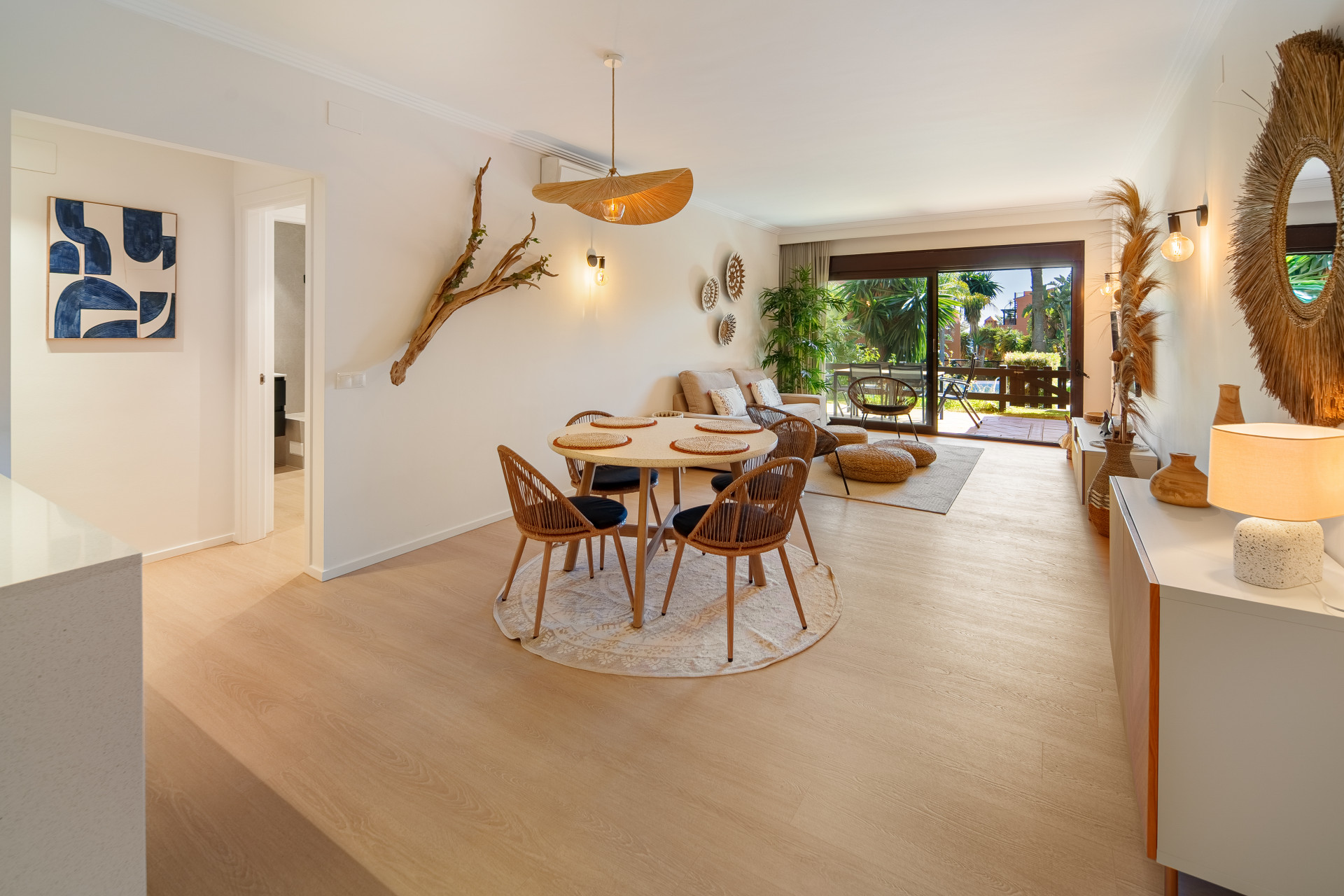 Renovated 2-Bedroom Apartment with Tourist Licence – 150m from the Beach