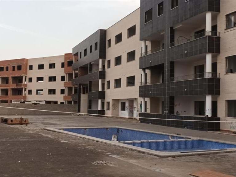 Sale of 25 Houses + 37 Garages in Avenida CARLOS GOMIS DE Nº 5 Carcaixent (Valencia/Valencia)