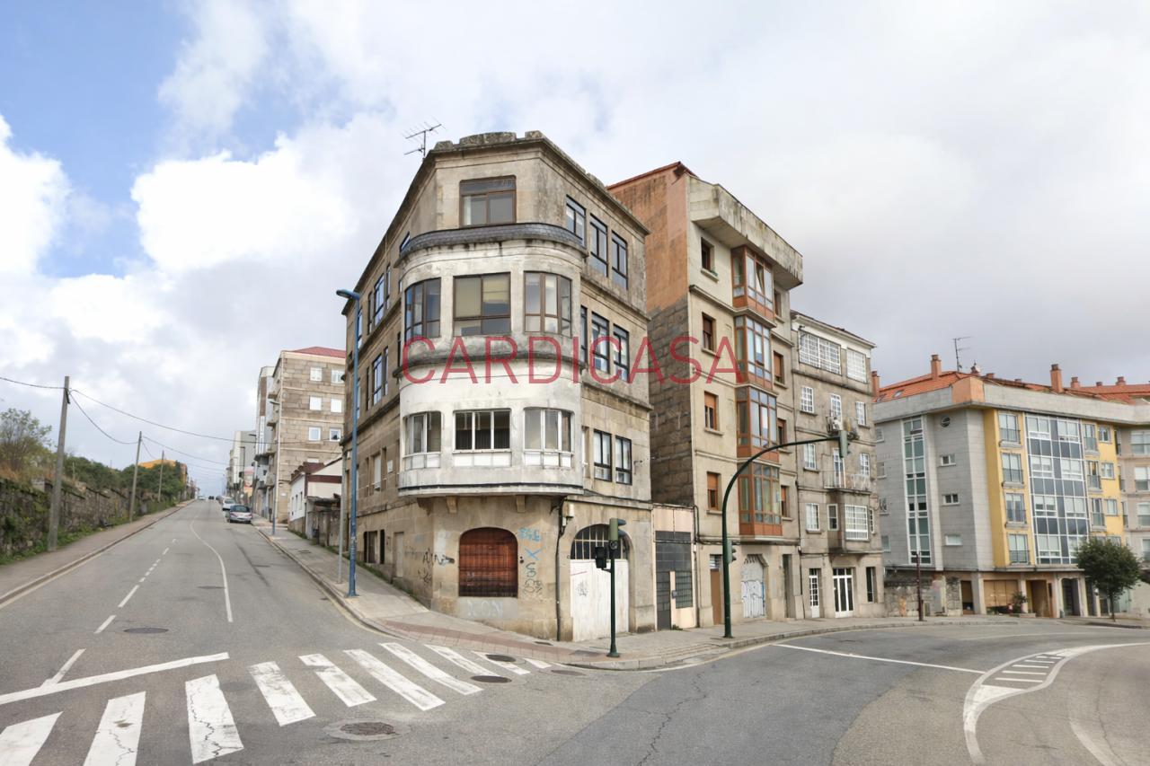 Building for sale in Vigo, Spain