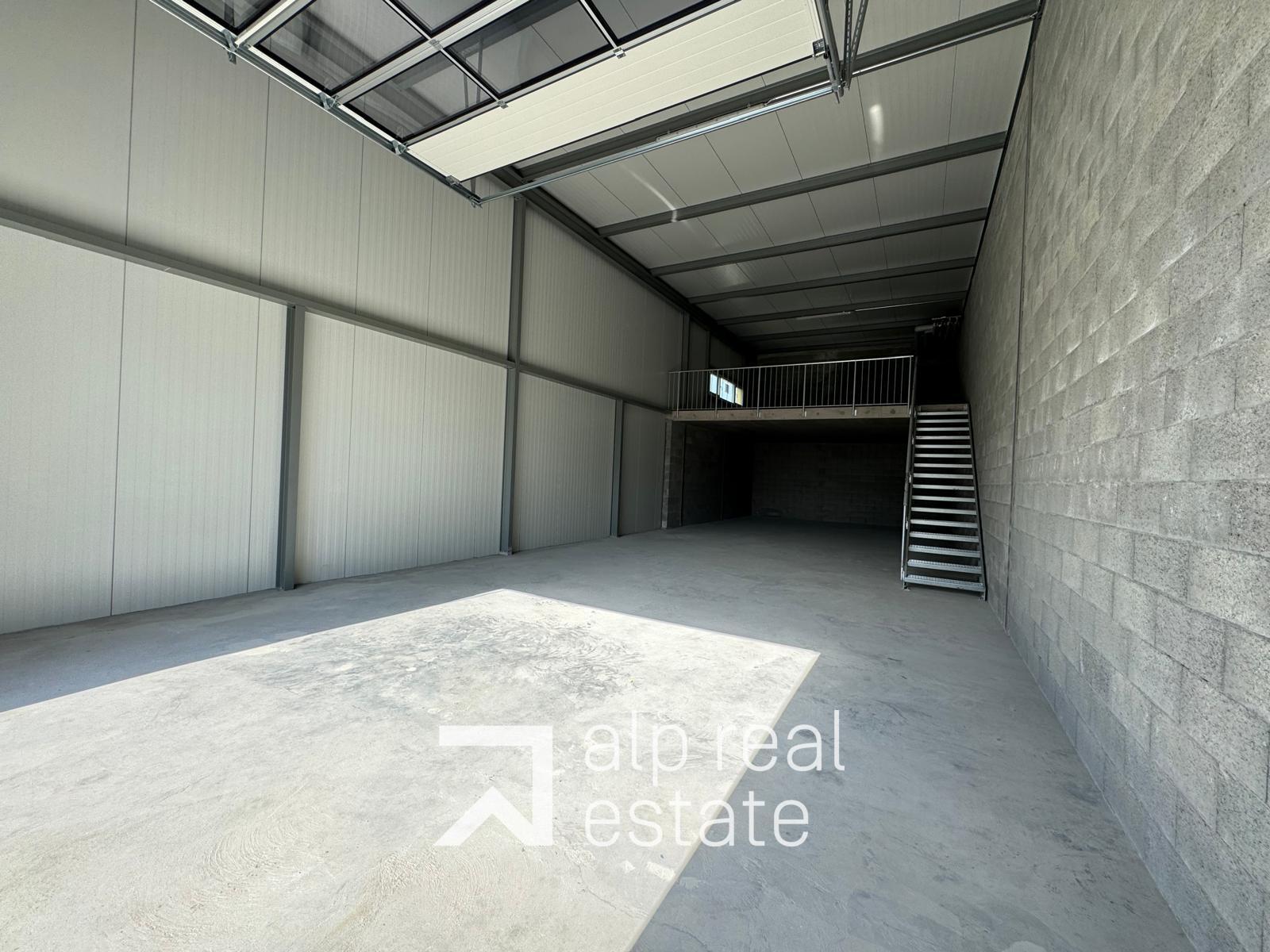 Modular Space of 160 m² – Flexibility and Strategic Accessibility near A9