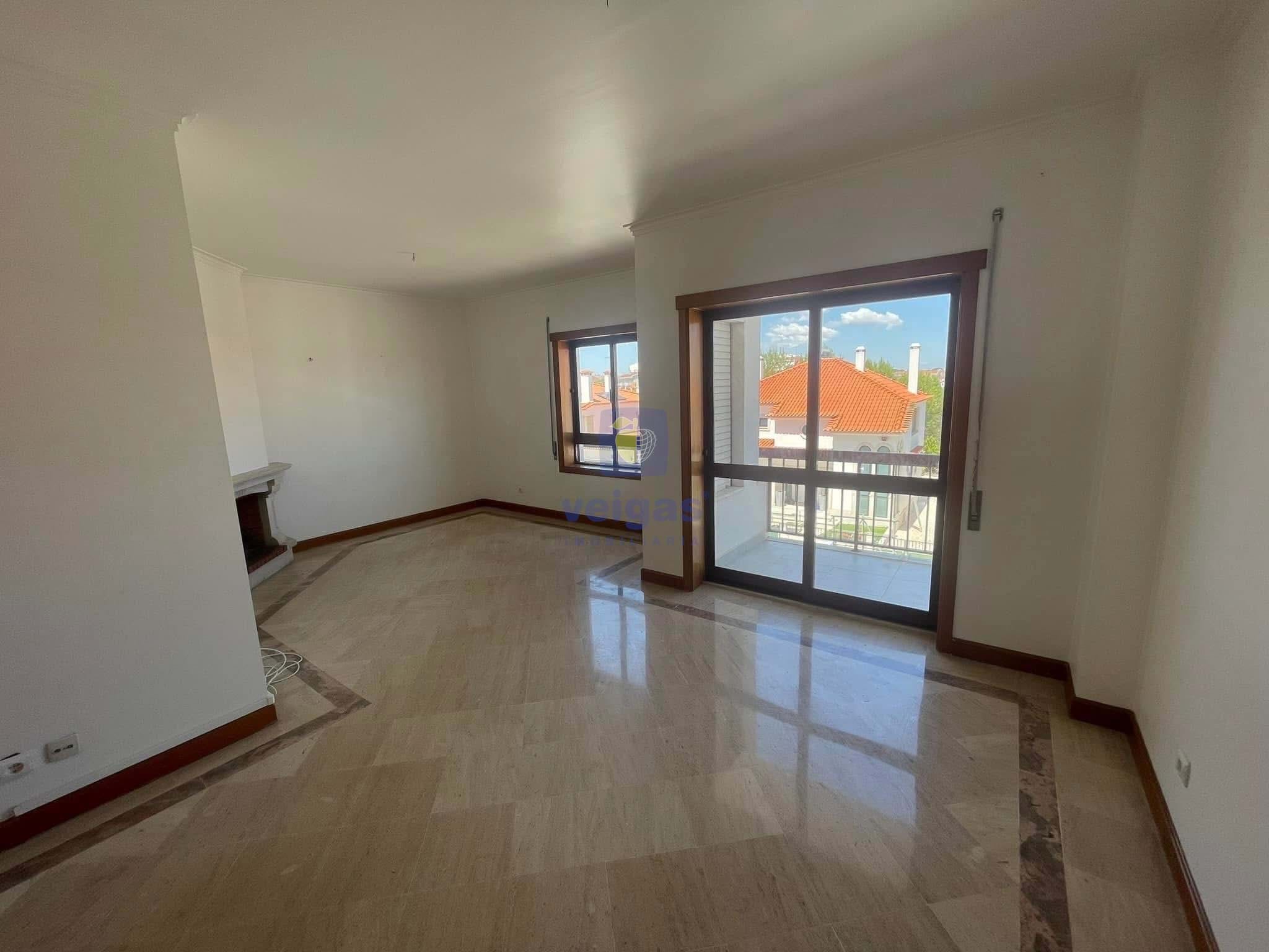 3-bedroom apartment next to Ginestal Machado School