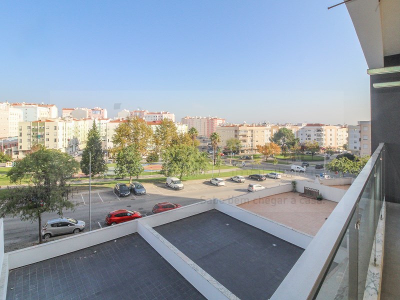 T2 5 minutes from the station and 10 minutes from the beach