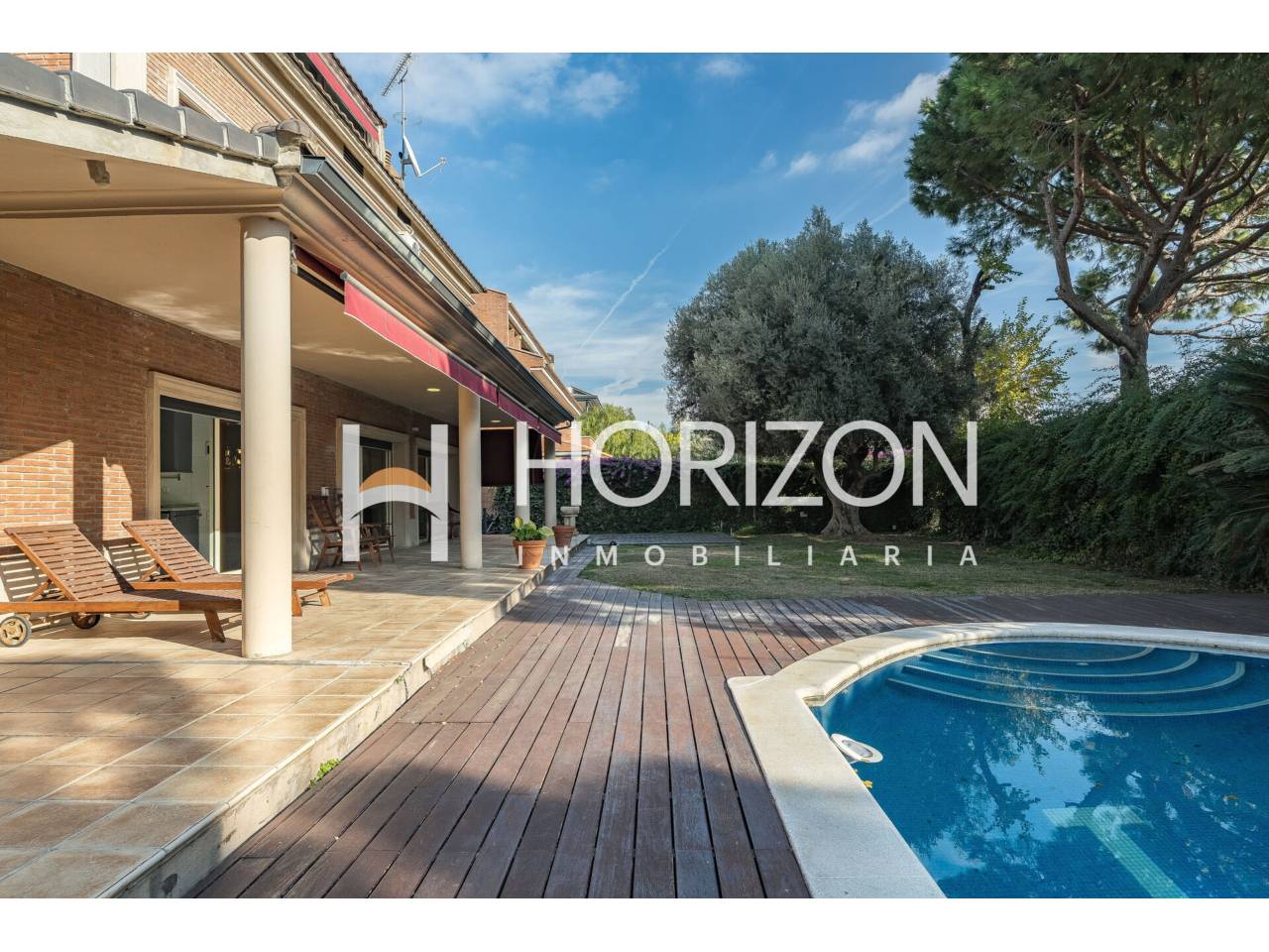 Detached villa for sale in Esplugues de Llobregat(08950)