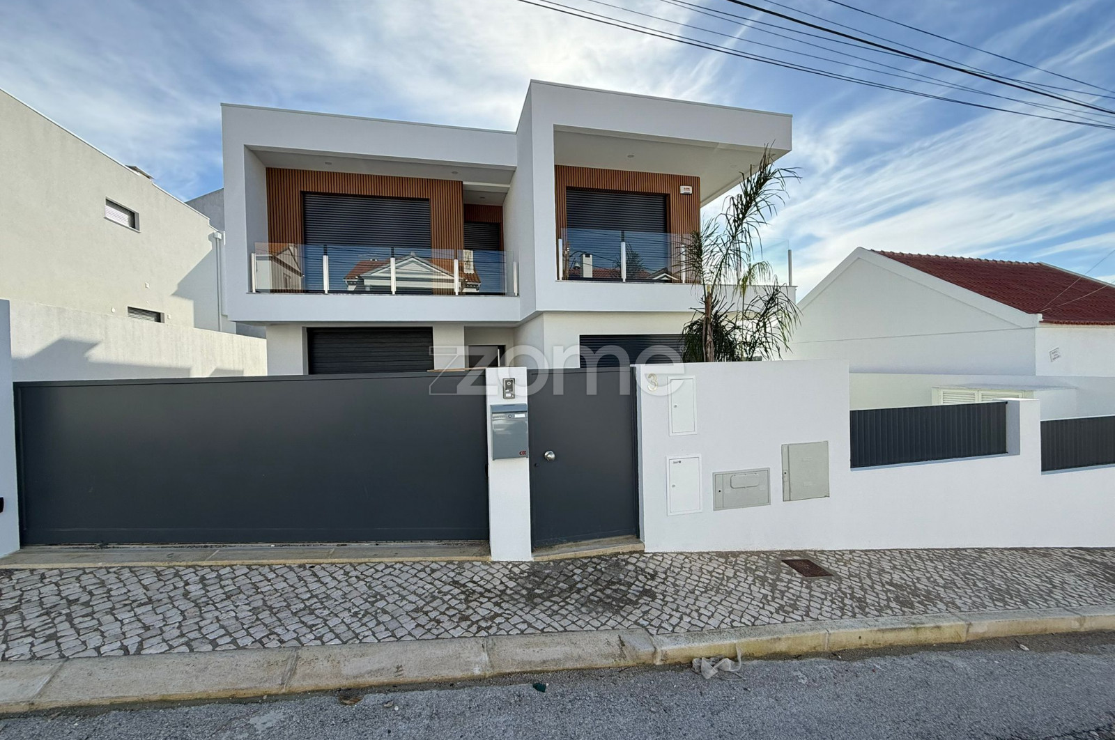 Home for sale in Charneca da Caparica, Portugal