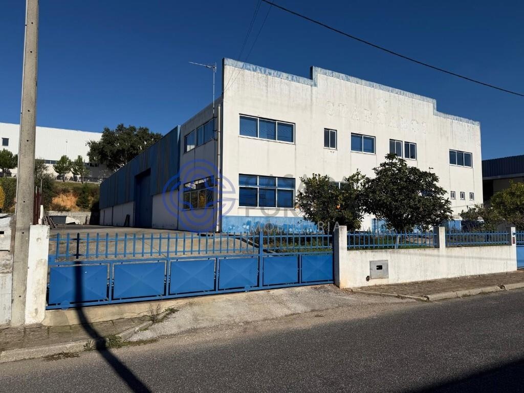 INDUSTRIAL WAREHOUSE FOR SALE - CONSTÂNCIA