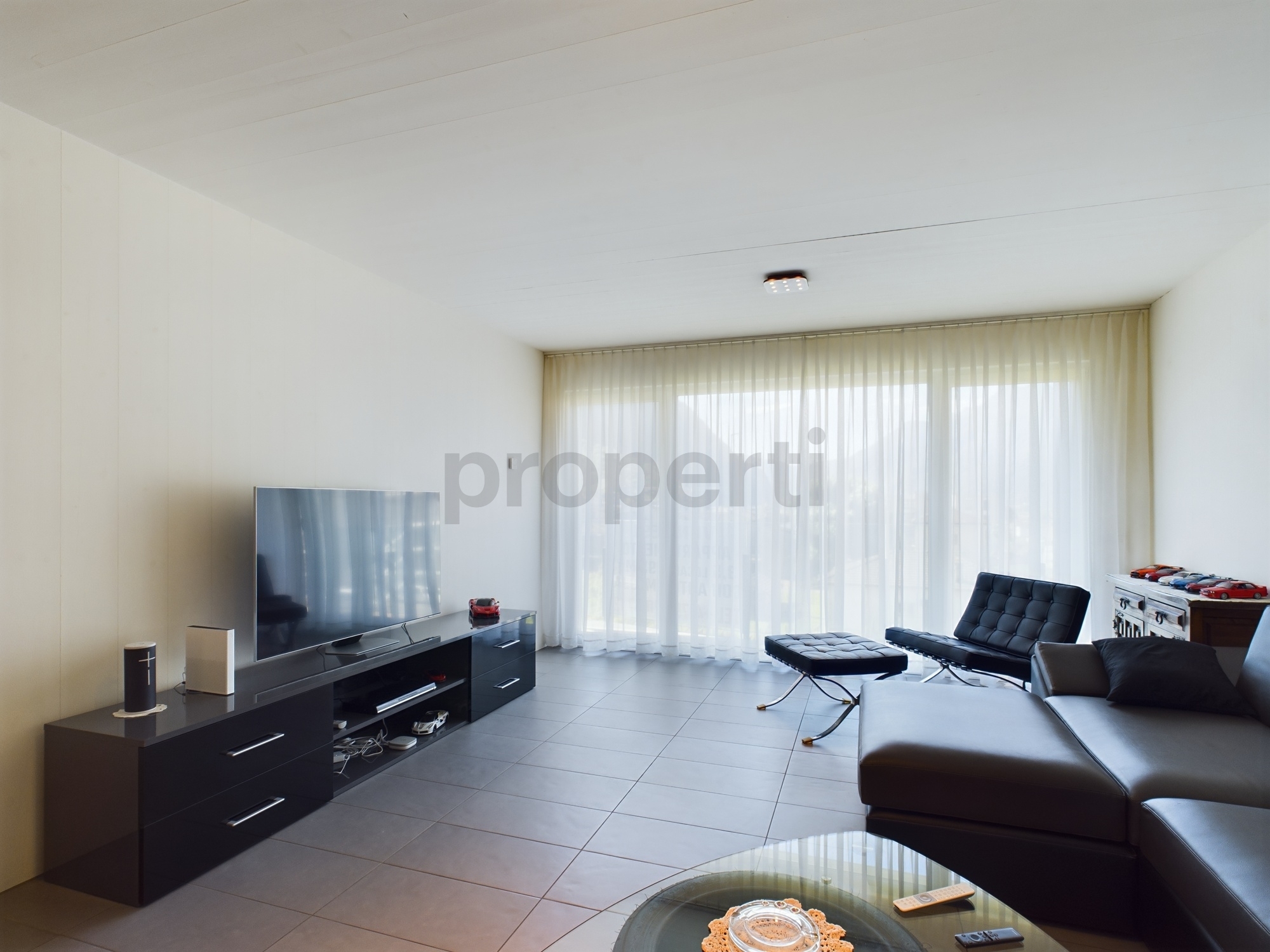 Modern 3.5 room apartment with garage in BiascaModerno appartamento di 3,5 locali con garage a Biasca