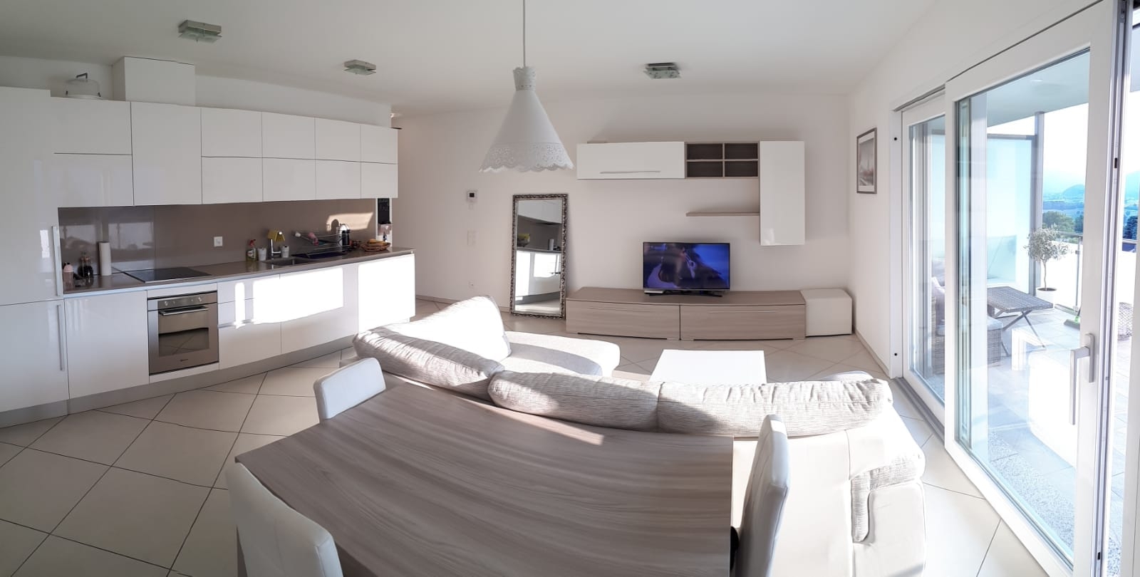 Moderno appartamento 2.5 locali con balcone, Cadempino